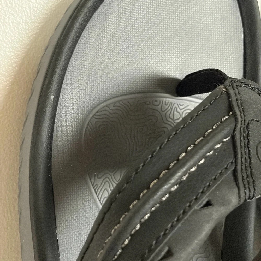 Clarks Wesley Post Men’s Black Athletic Flip Flop Sandals 12M